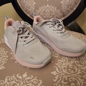 NWT Zella athletic shoes